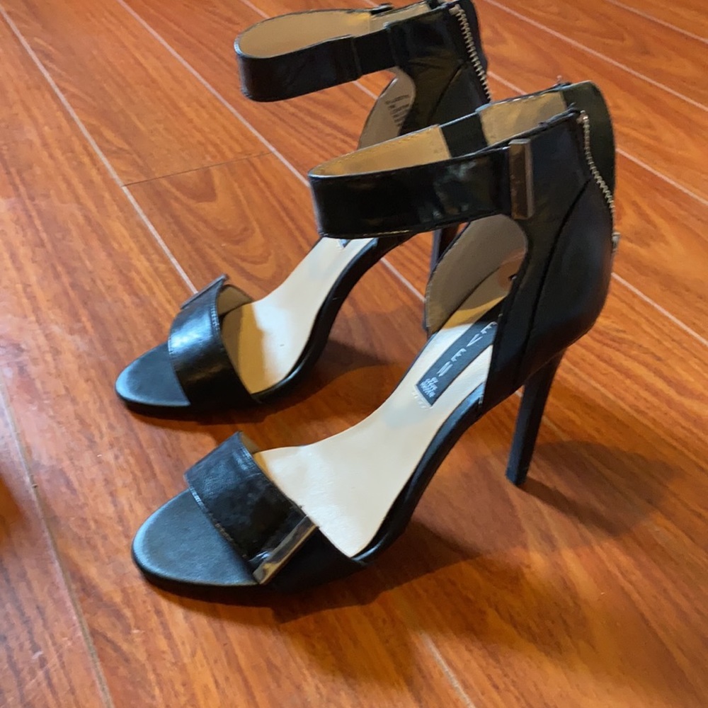Steven by Steve Madden stylish & strappy heels.